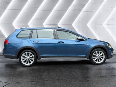 2017 Volkswagen Golf Alltrack Base