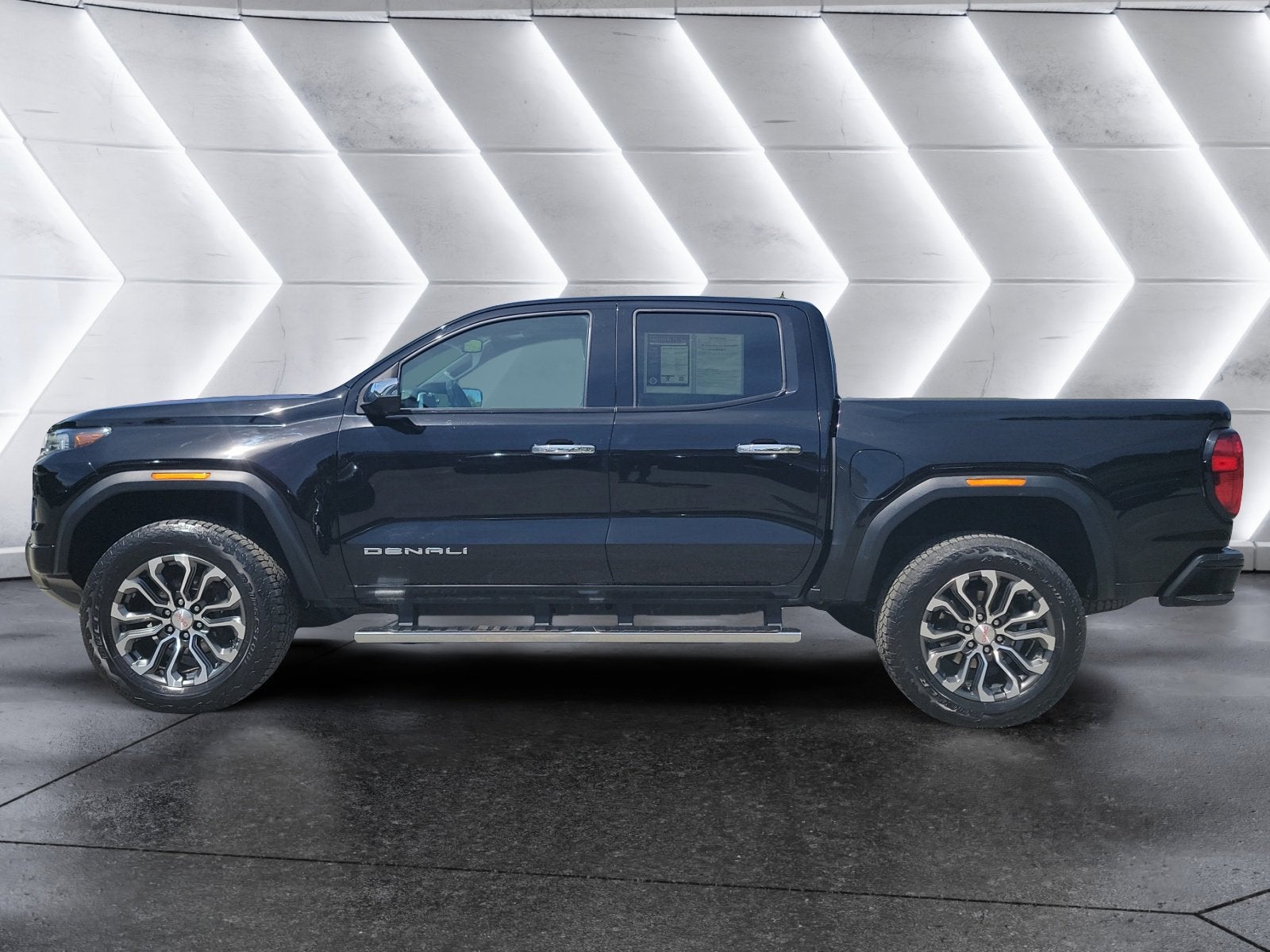 2023 GMC Canyon Denali
