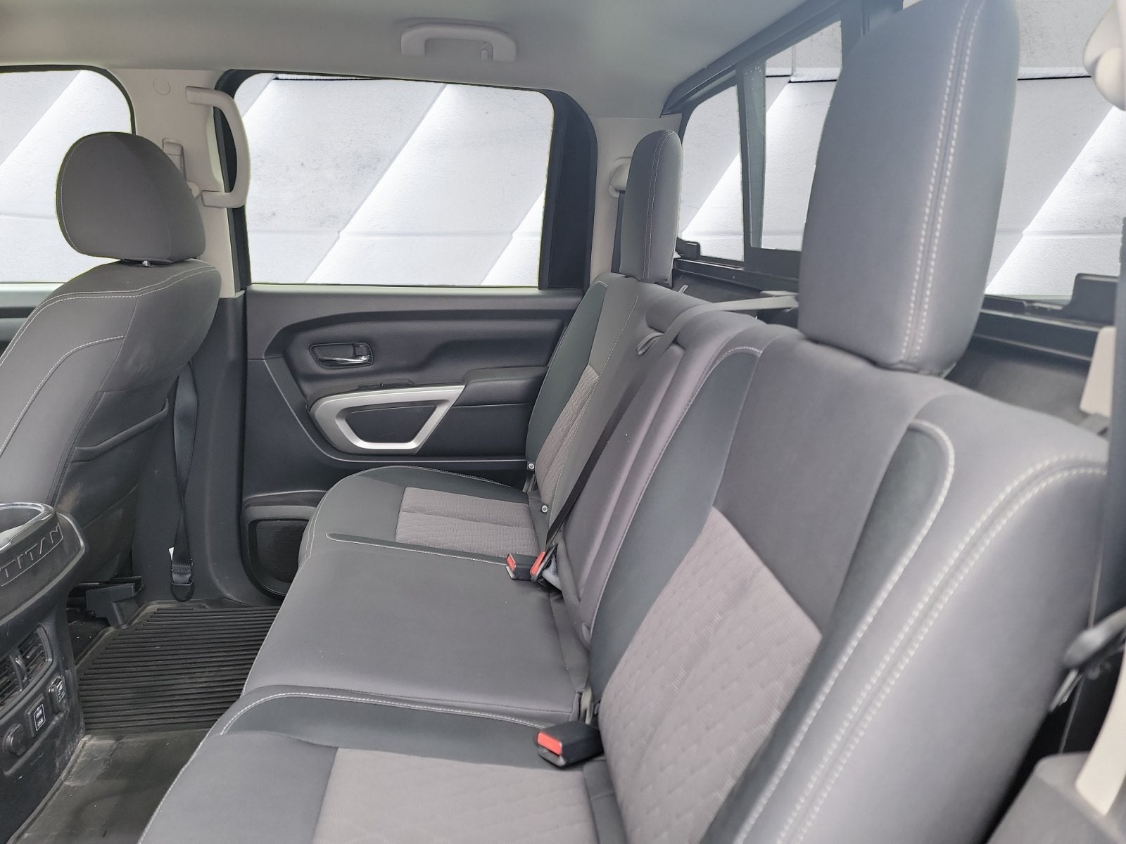 2023 Nissan Titan SV
