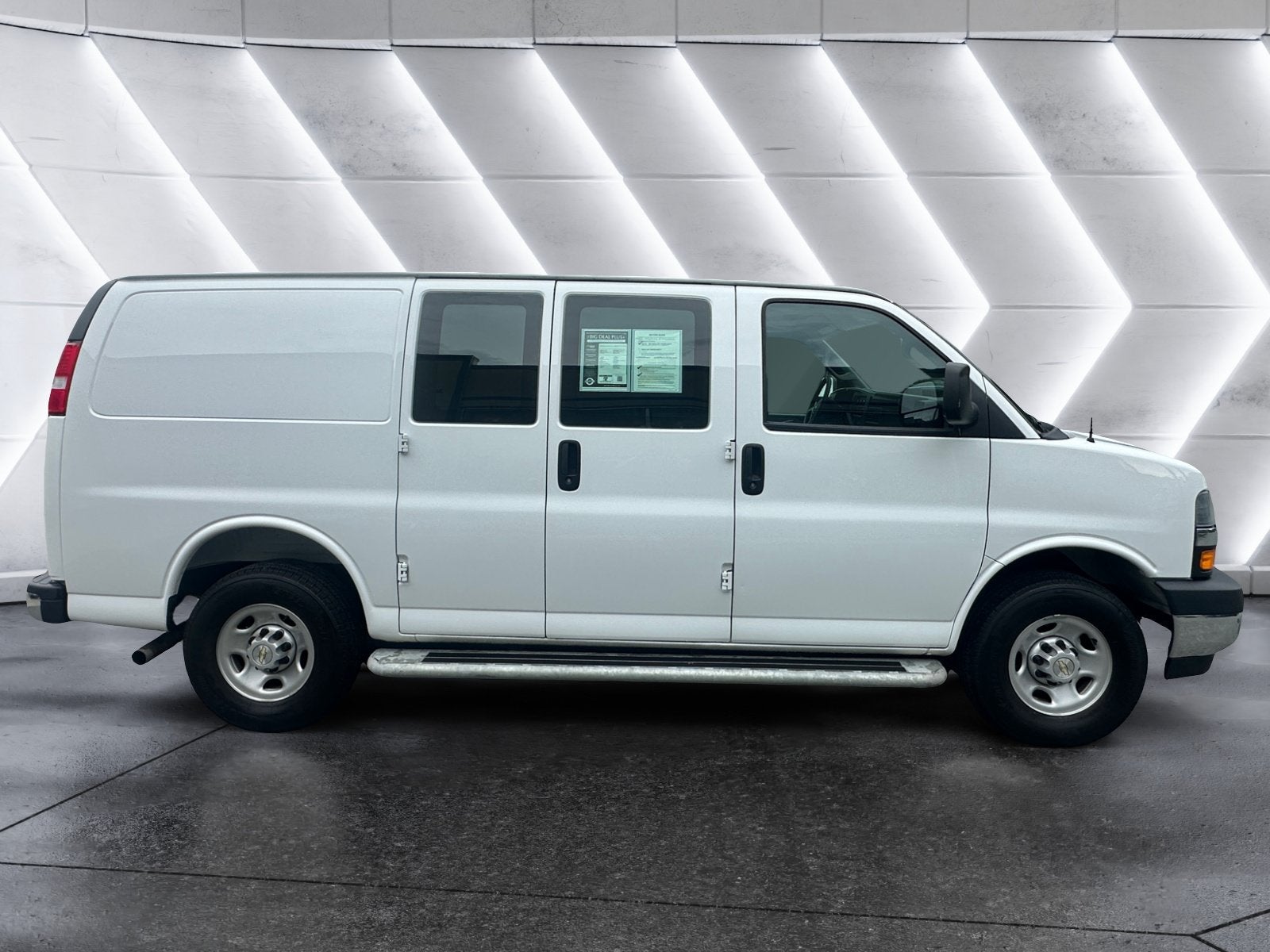 2024 Chevrolet Express Cargo 2500 WT