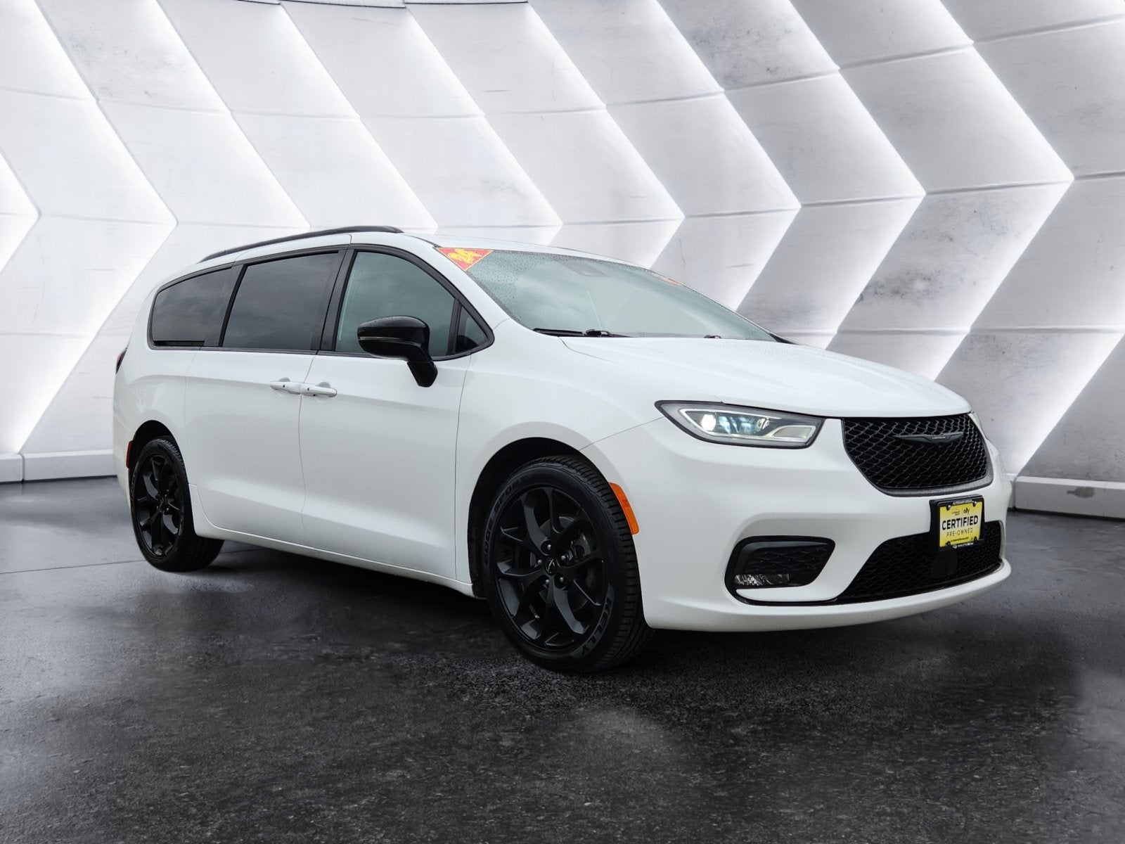 2024 Chrysler Pacifica Touring L