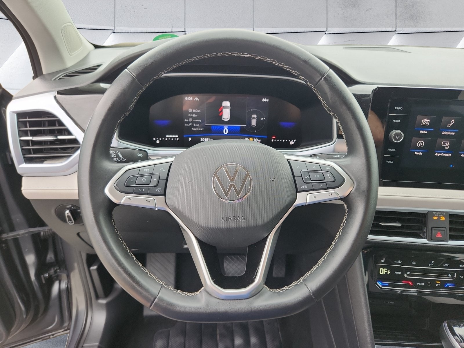 2025 Volkswagen Taos SE