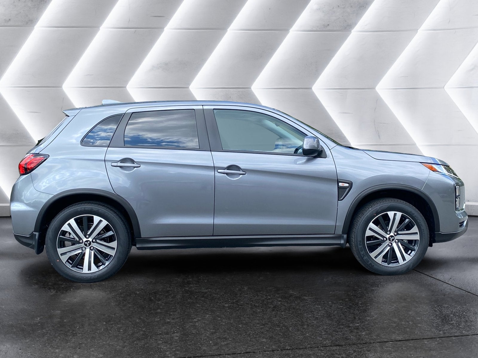 2025 Mitsubishi Outlander Sport ES