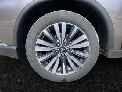 2020 Mitsubishi Outlander Base