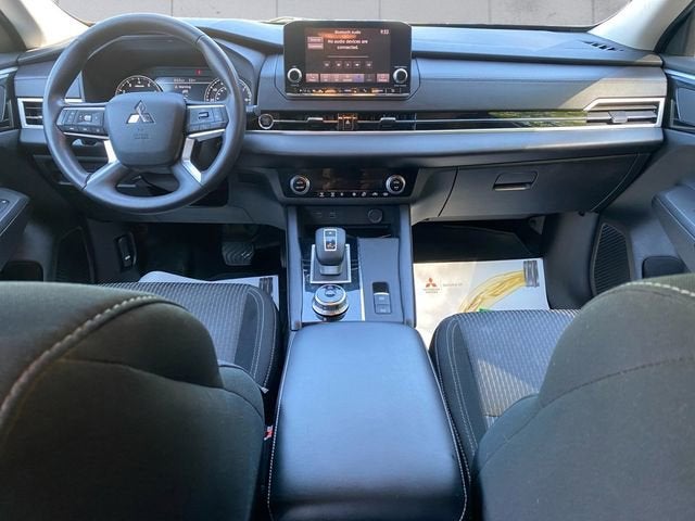 2022 Mitsubishi Outlander ES