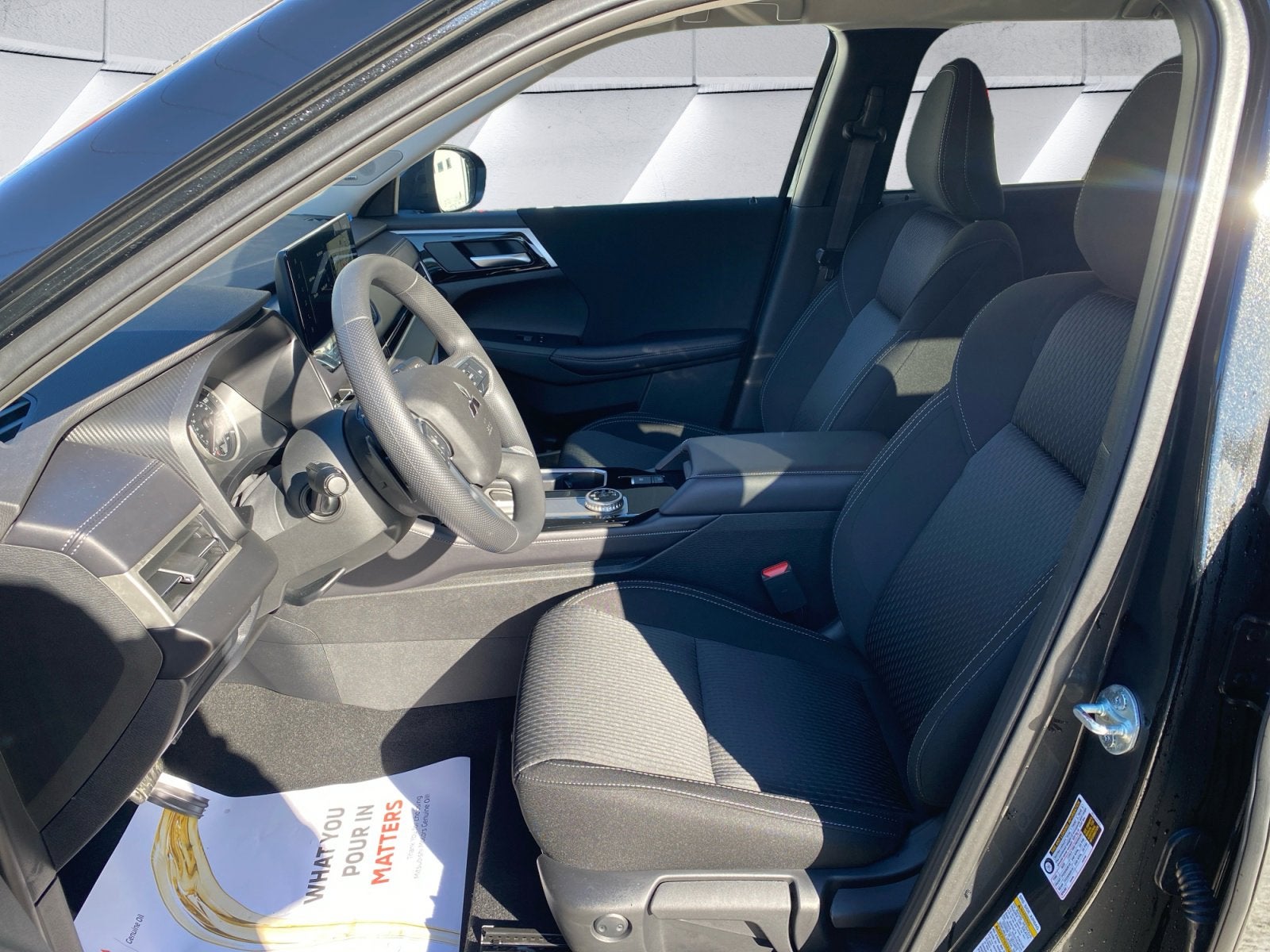 2025 Mitsubishi Outlander ES