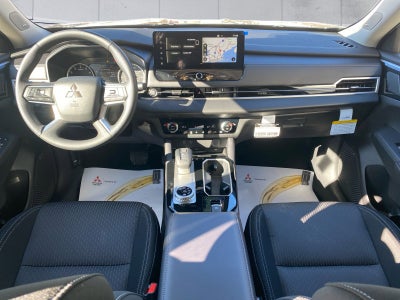 2025 Mitsubishi Outlander ES