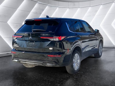 2025 Mitsubishi Outlander ES