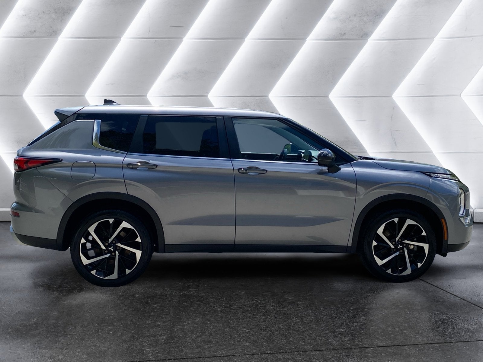 2022 Mitsubishi Outlander Base