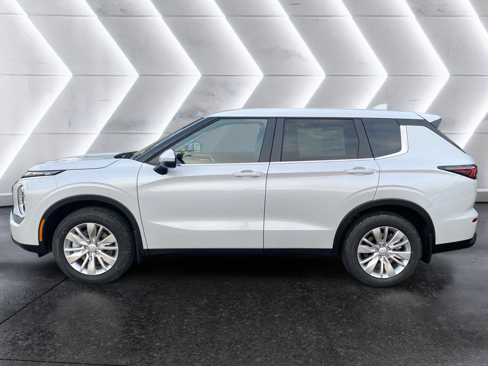 2026 Mitsubishi Outlander ES