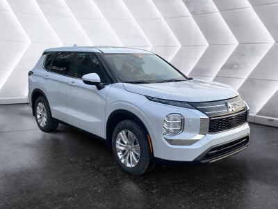 2026 Mitsubishi Outlander ES