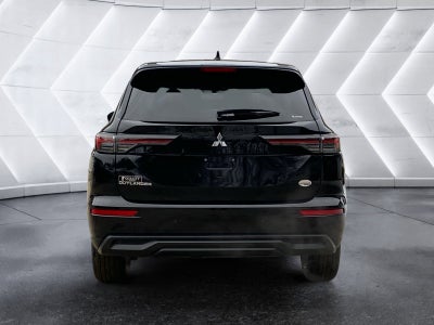 2026 Mitsubishi Outlander ES