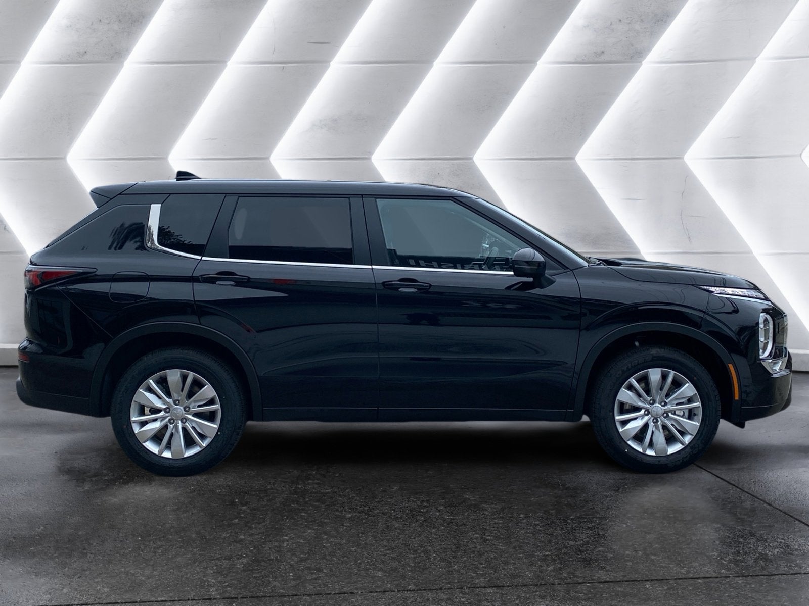 2026 Mitsubishi Outlander ES