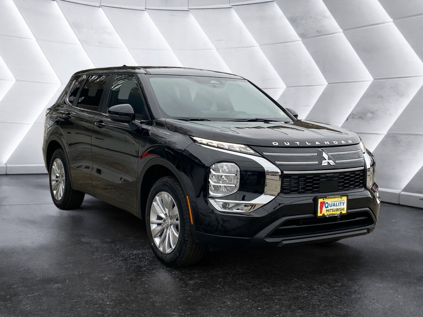 2026 Mitsubishi Outlander ES