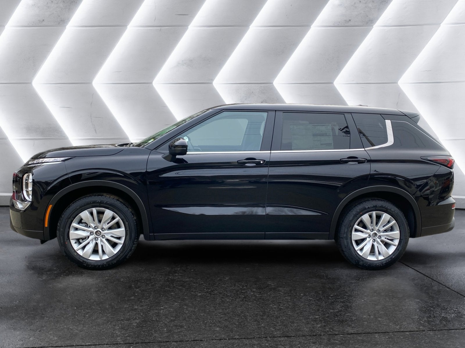 2026 Mitsubishi Outlander ES