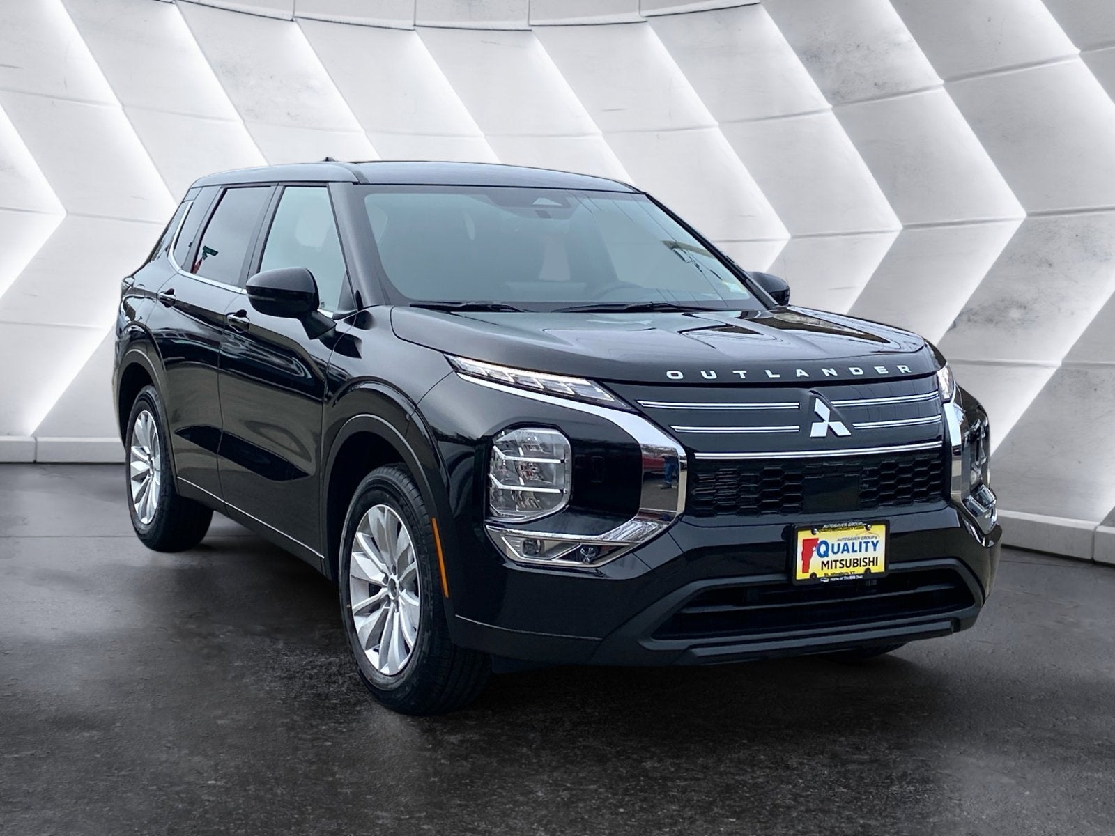 2026 Mitsubishi Outlander ES