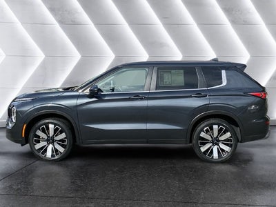 2025 Mitsubishi Outlander Base