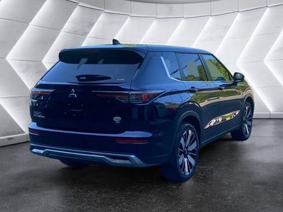 2025 Mitsubishi Outlander Base
