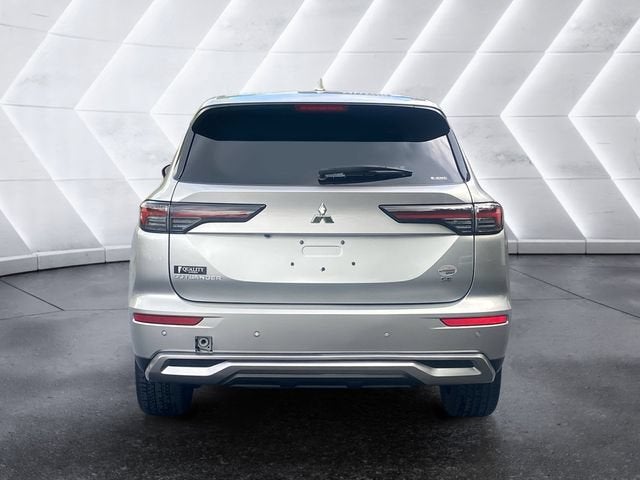 2025 Mitsubishi Outlander Base