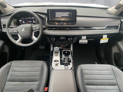 2027 Mitsubishi Outlander SE