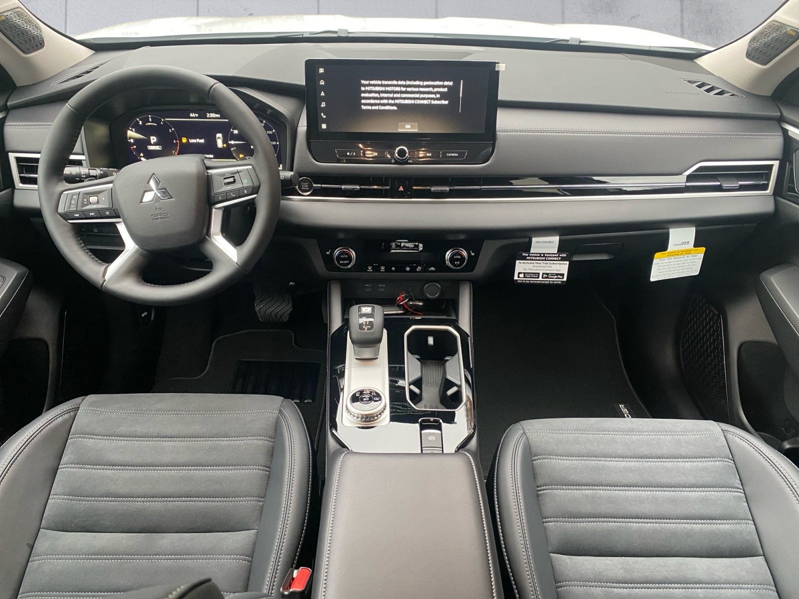 2027 Mitsubishi Outlander SE