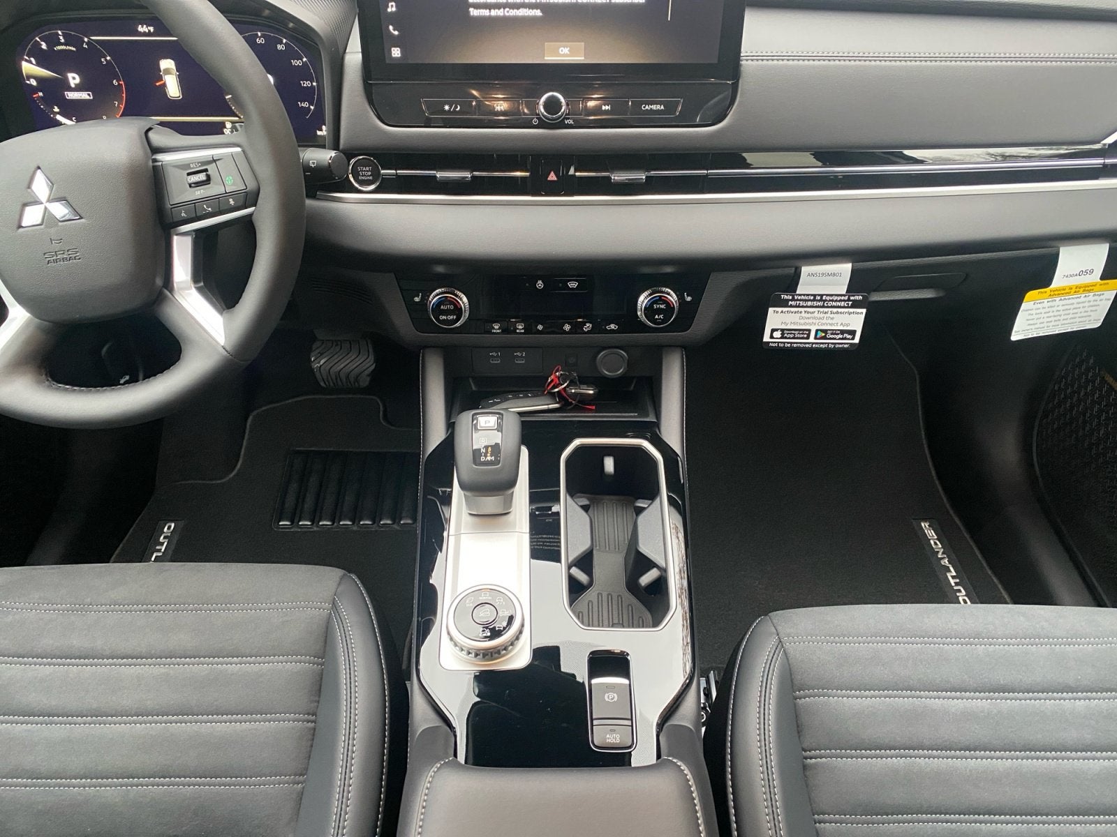 2027 Mitsubishi Outlander SE