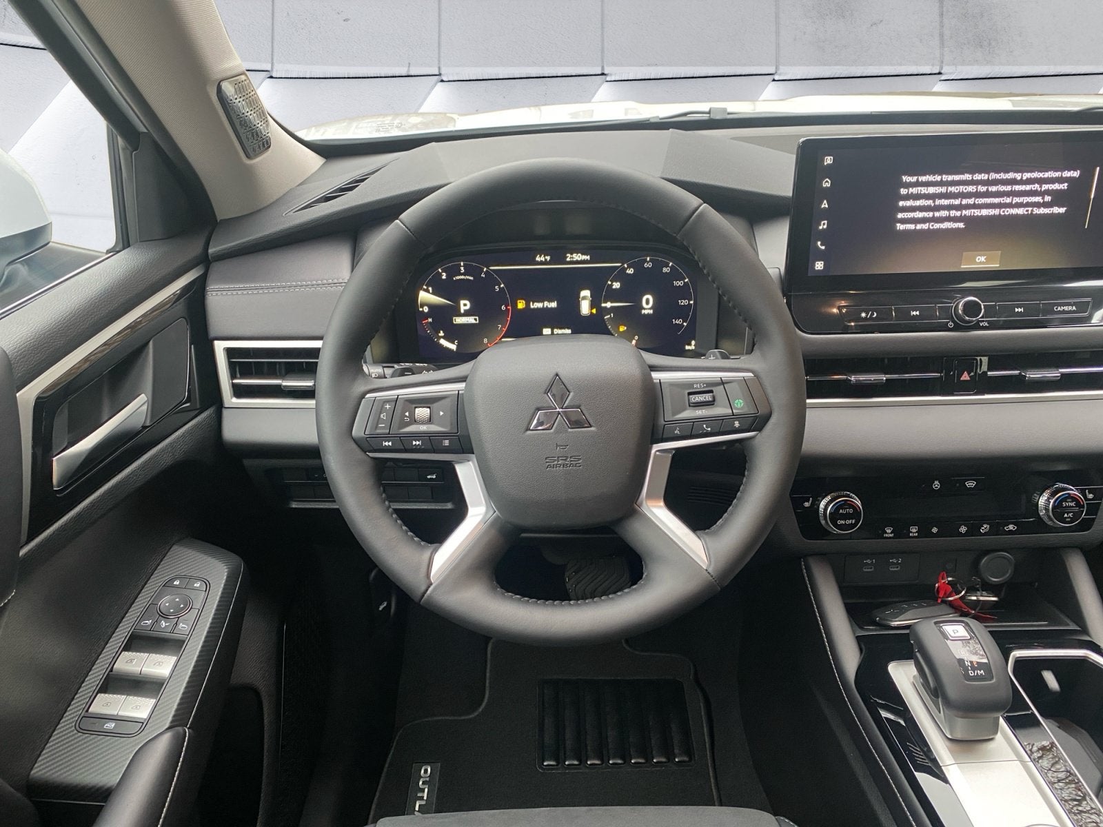 2027 Mitsubishi Outlander SE