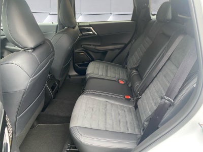 2027 Mitsubishi Outlander SE