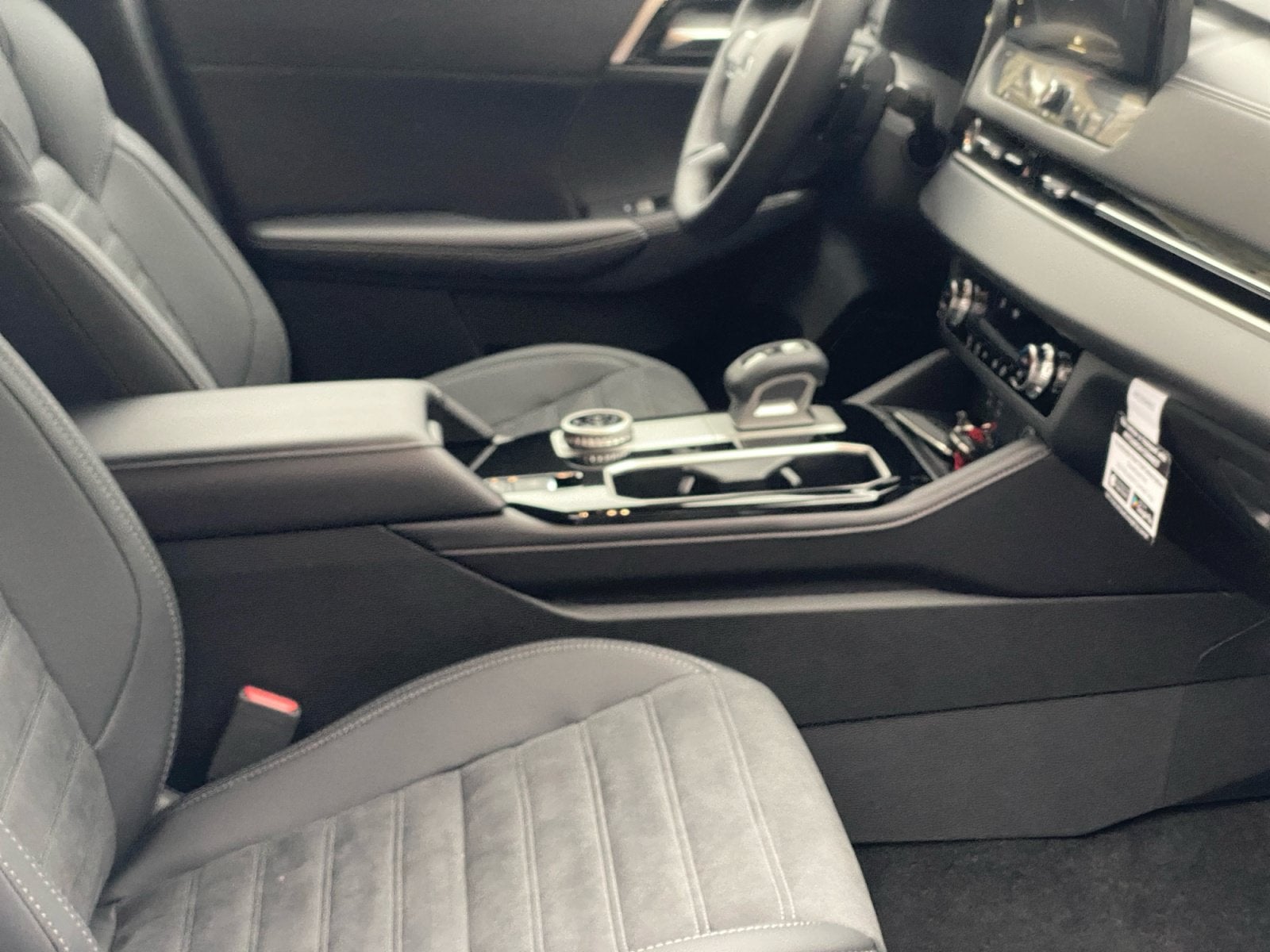 2027 Mitsubishi Outlander SE