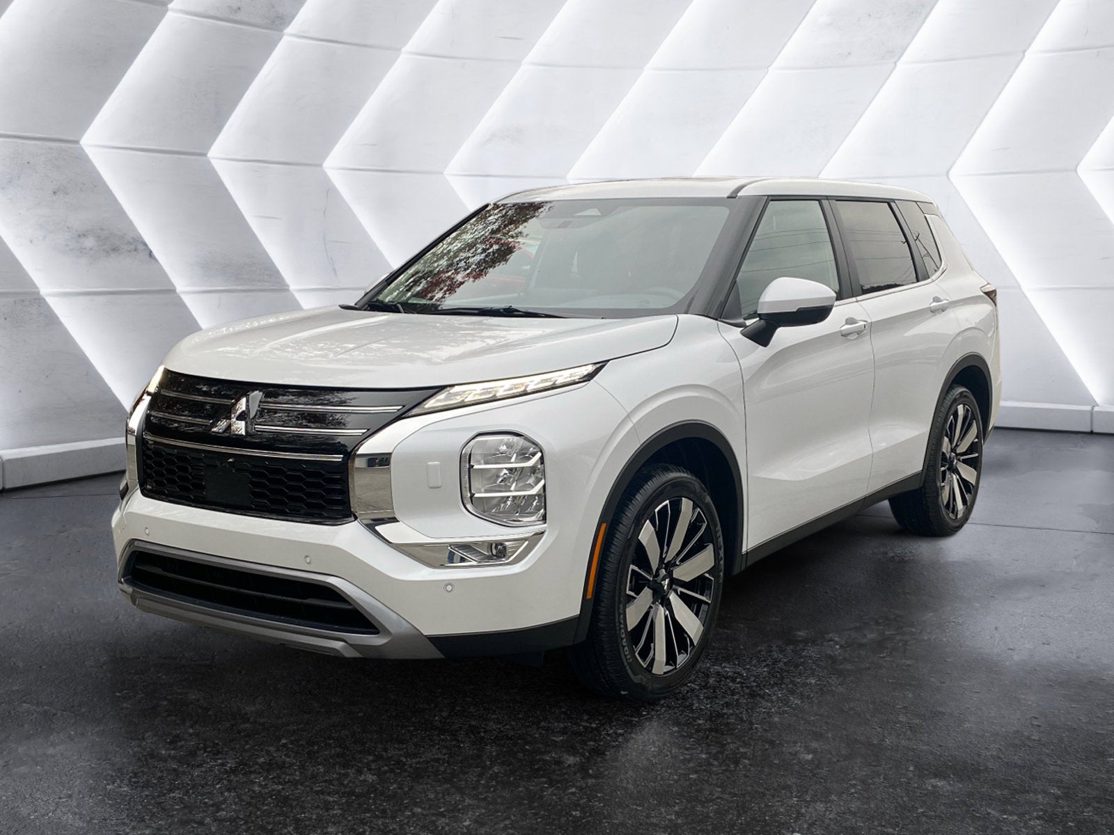 2027 Mitsubishi Outlander SE