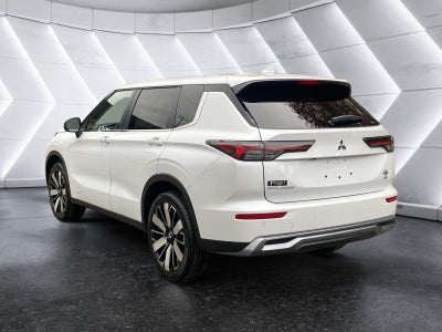 2027 Mitsubishi Outlander SE