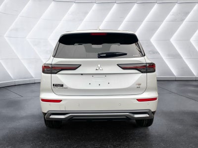 2027 Mitsubishi Outlander SE