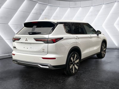 2027 Mitsubishi Outlander SE