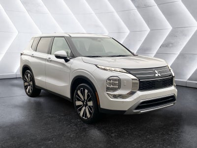 2027 Mitsubishi Outlander SE