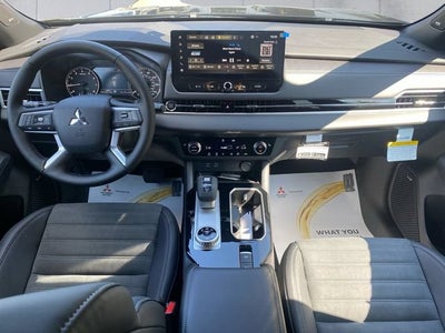 2026 Mitsubishi Outlander LE