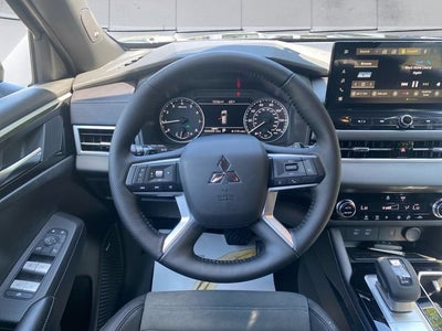 2026 Mitsubishi Outlander LE