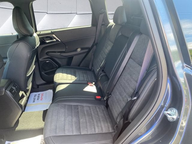 2026 Mitsubishi Outlander LE