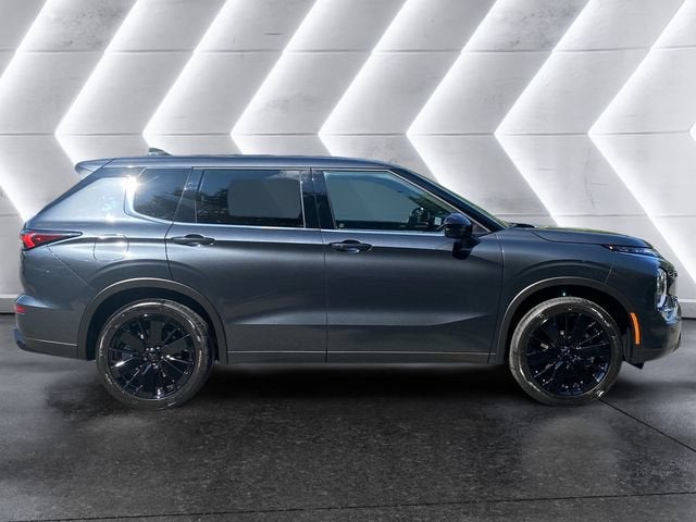 2026 Mitsubishi Outlander LE