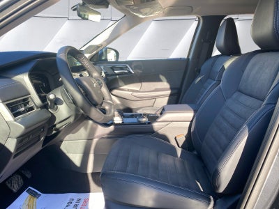 2026 Mitsubishi Outlander SE