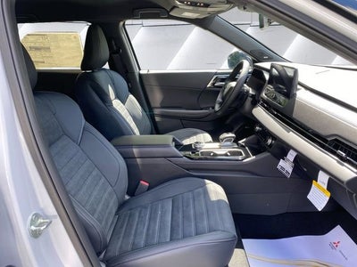 2026 Mitsubishi Outlander LE