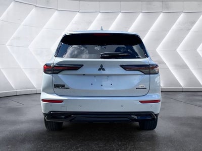 2026 Mitsubishi Outlander LE