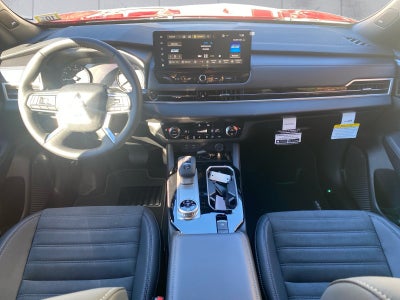 2027 Mitsubishi Outlander LE