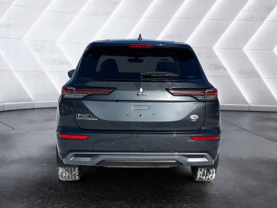 2026 Mitsubishi Outlander SE