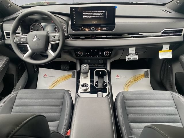 2026 Mitsubishi Outlander LE