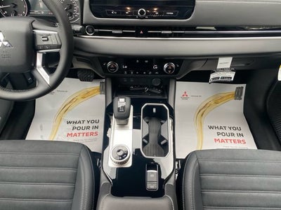 2026 Mitsubishi Outlander LE