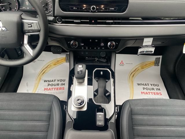 2026 Mitsubishi Outlander LE