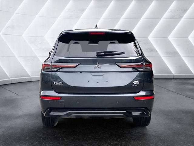 2026 Mitsubishi Outlander LE