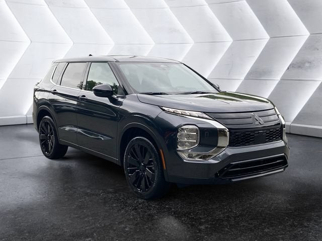 2026 Mitsubishi Outlander LE
