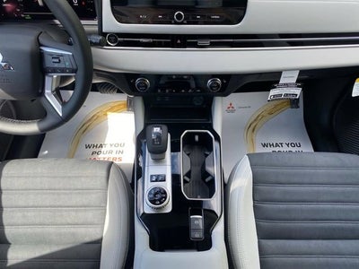 2026 Mitsubishi Outlander Plug-In Hybrid SE