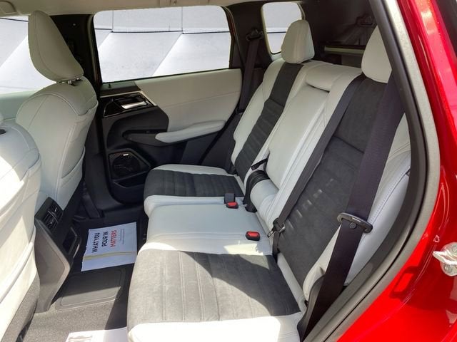 2026 Mitsubishi Outlander Plug-In Hybrid SE